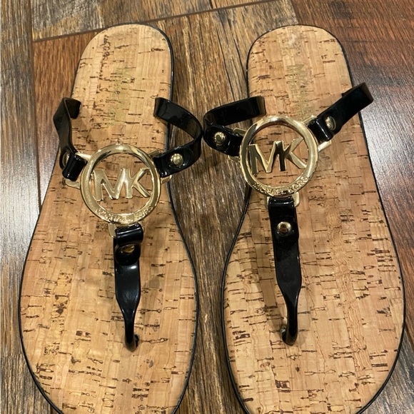 Michael Kors Black and Gold Logo Sandals size 7 - Picture 1 of 2